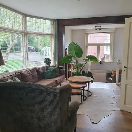 Fantastic House With A Large Roof Terrace Downtown *