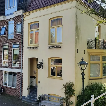 アパート Fantastic House With A Large Roof Terrace Downtown アルクマール