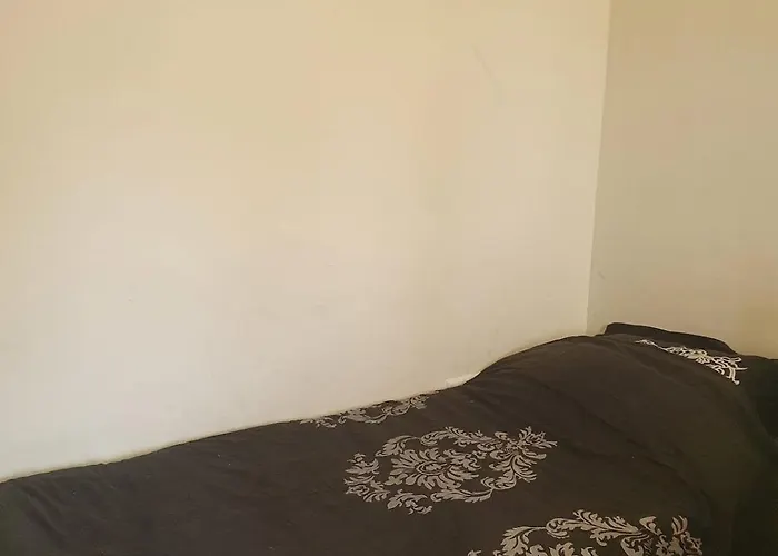 Fantastic House With A Large Roof Terrace Downtown *