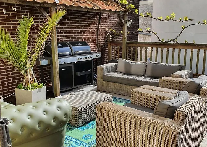 Fantastic House With A Large Roof Terrace Downtown アパート アルクマール