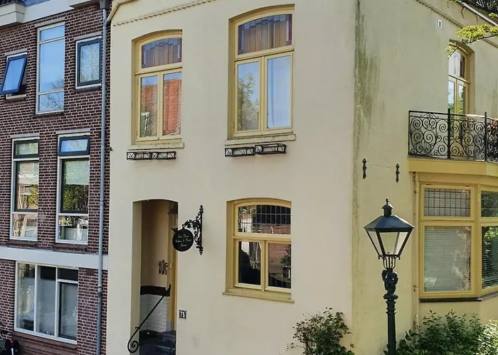 アパート Fantastic House With A Large Roof Terrace Downtown アルクマール