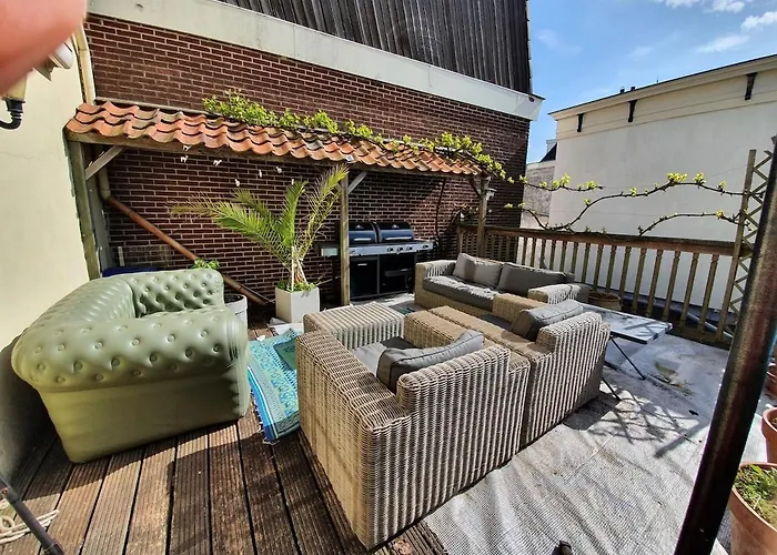 Fantastic House With A Large Roof Terrace Downtown アパート アルクマール