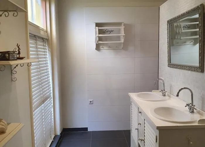 アパート Fantastic House With A Large Roof Terrace Downtown